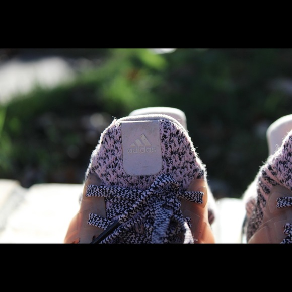 Adidas Ultraboost 19 - Picture 2 of 3